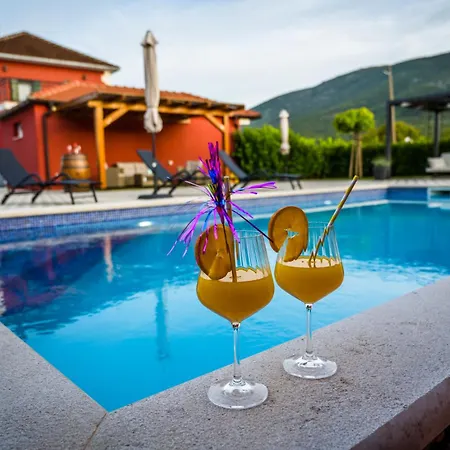 Rubin With Heated Pool * Slivno (Split-Dalmatia)