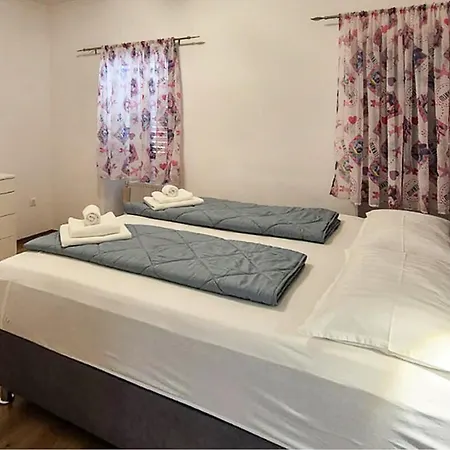 Rubin With Heated Pool Villa Slivno (Split-Dalmatia)