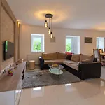 Rubin With Heated Pool *