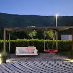 Rubin With Heated Pool וילה *