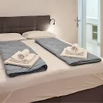 Rubin With Heated Pool Villa *
